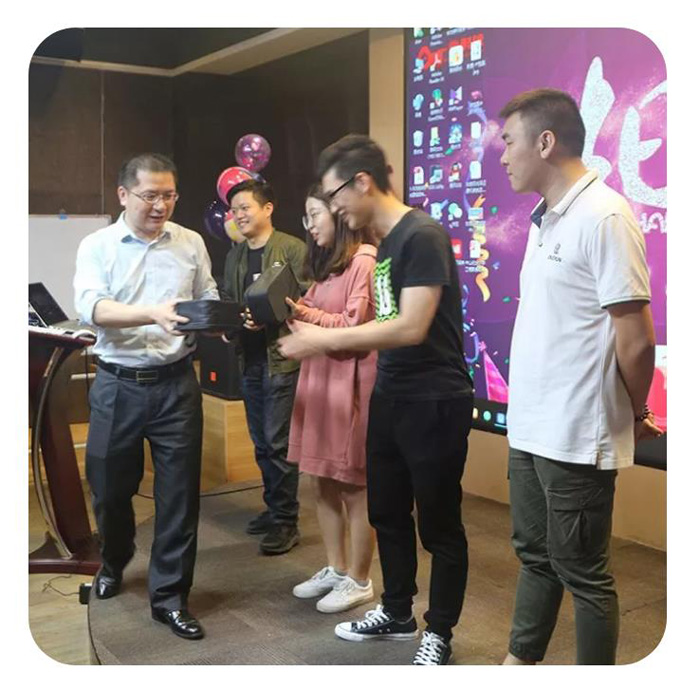 YH533388银河科技2019年第一季度生日会
